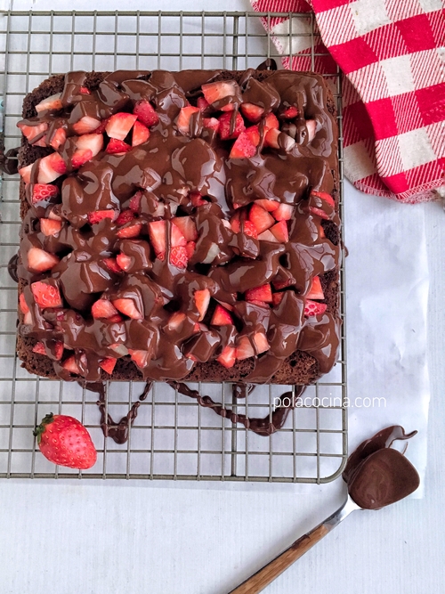 cómo hacer pasteles de chocolate y fresas