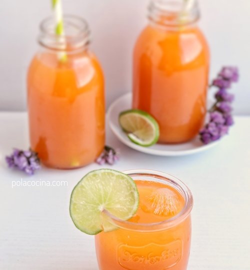 Bebida original: agua de limón y zanahoria