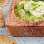 Cómo hacer una salsa fácil de pepino y chile habanero