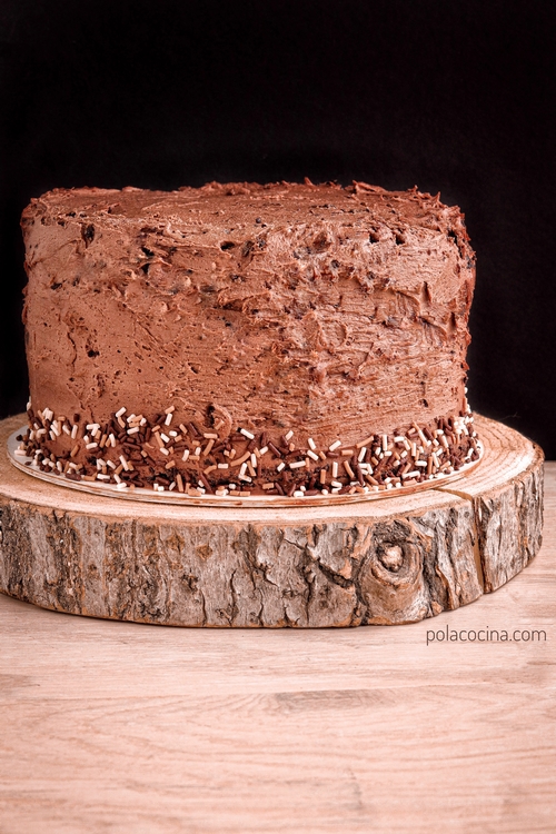 pastel de chocolate y calabacitas con buttercream de cocoa