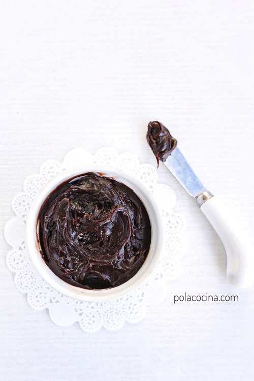 Betún de chocolate con cocoa para pasteles y cupcakes