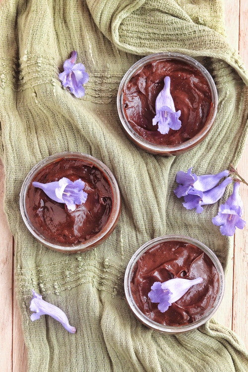 Mousse vegano de aguacate y chocolate receta