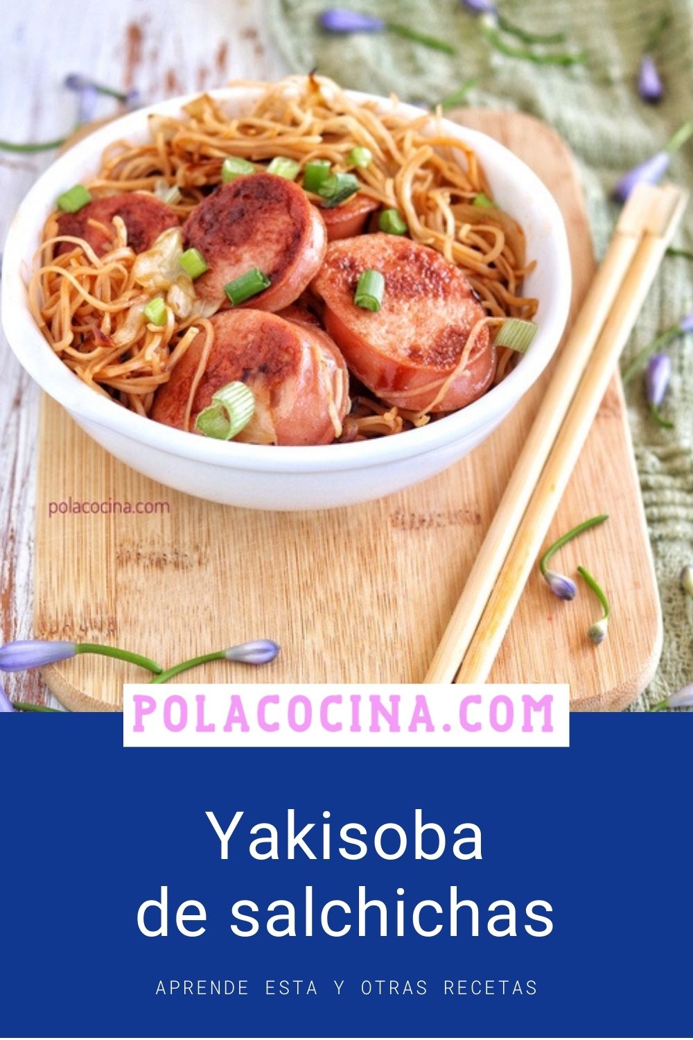 Receta de yakisoba de salchichas o wok de fideos japonés