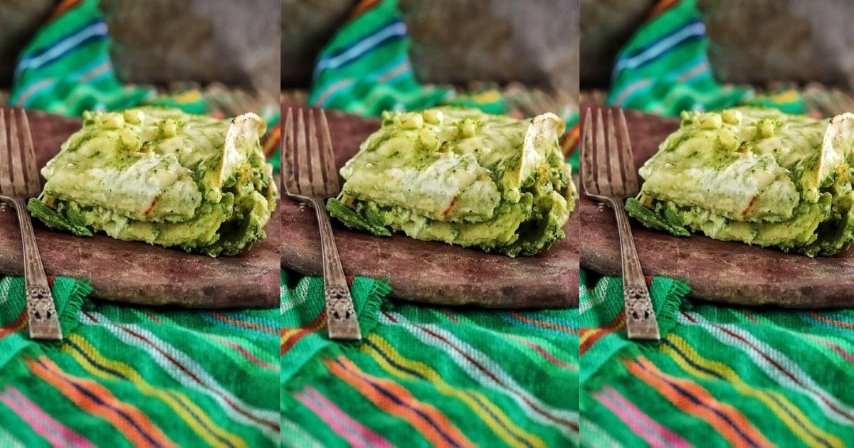 Pastel azteca de poblano y pollo recetas mexicanas