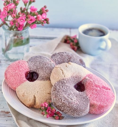 Polvorones tricolor con mermelada