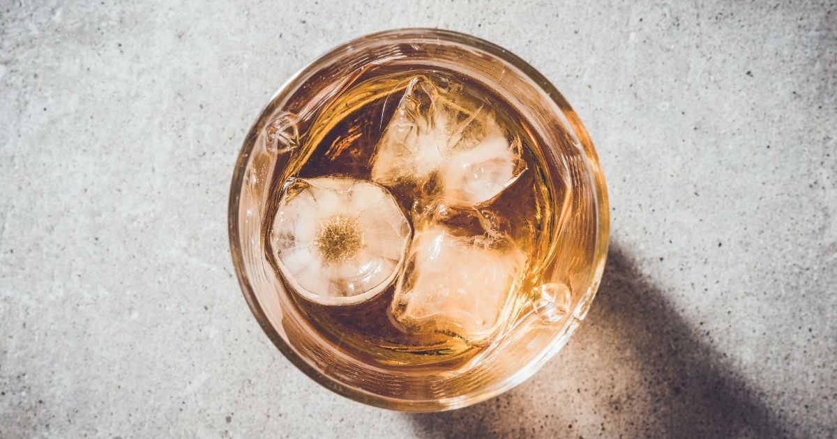 Whisky o Whiskey cómo se escribe y cuál es la diferencia