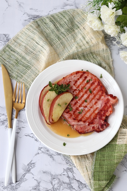 Chuletas de cerdo con puré de manzana receta fácil