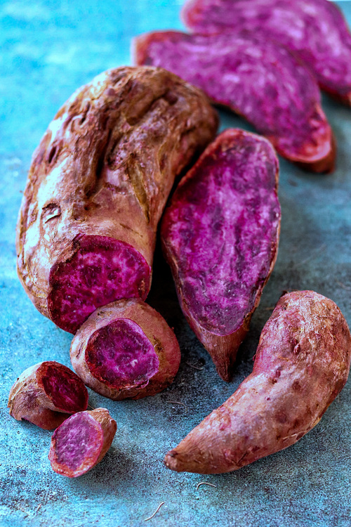 https://polacocina.com/wp-content/uploads/2021/10/Co%CC%81mo-cocinar-camote-morado.jpeg?utm_source=chatgpt.com